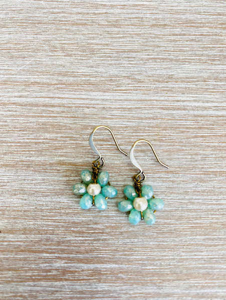 Beach Bloom Resort Earrings in Soft Minty Green
